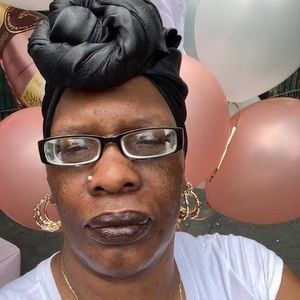 Meet your Posher, Evette